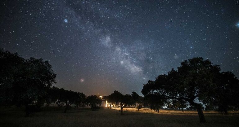 Dnde y cmo ver las estrellas en Extremadura Senderos Nocturnos y Miradores Celestes