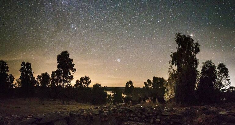 Provincia de Badajoz dehesas castillos y estrellas