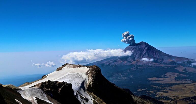 Volcanes que tocan las estrellas en el Parque IztaPopo de Mxico