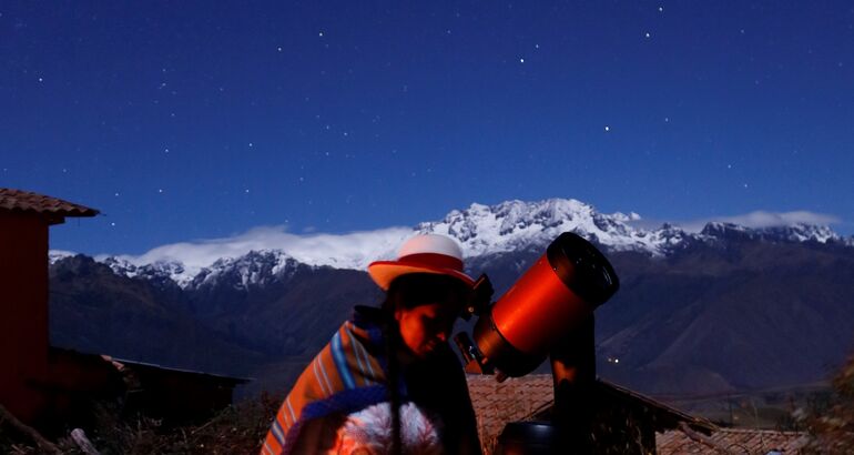 Mullakas Misminay en Per miramos al cielo porque queremos vivir