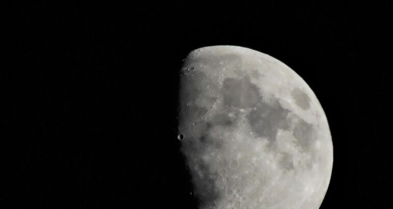 La Luna se est encogiendo Nos afecta este fenmeno  