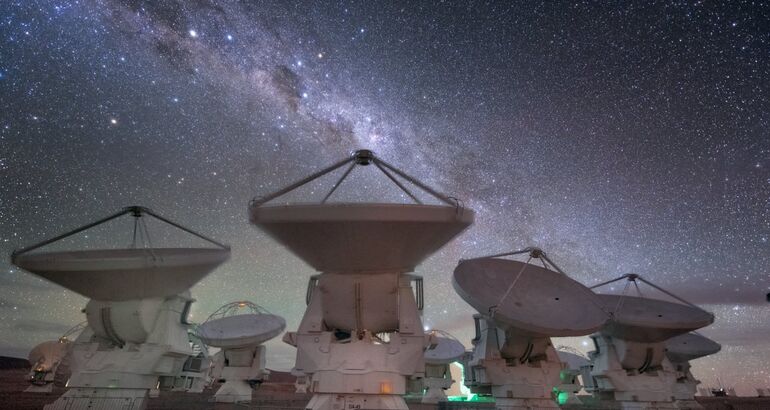 ALMA cumple diez aos observando el universo  