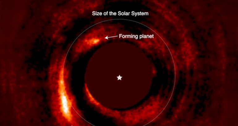 Tercer planeta en formacin en el sistema HD 169142 