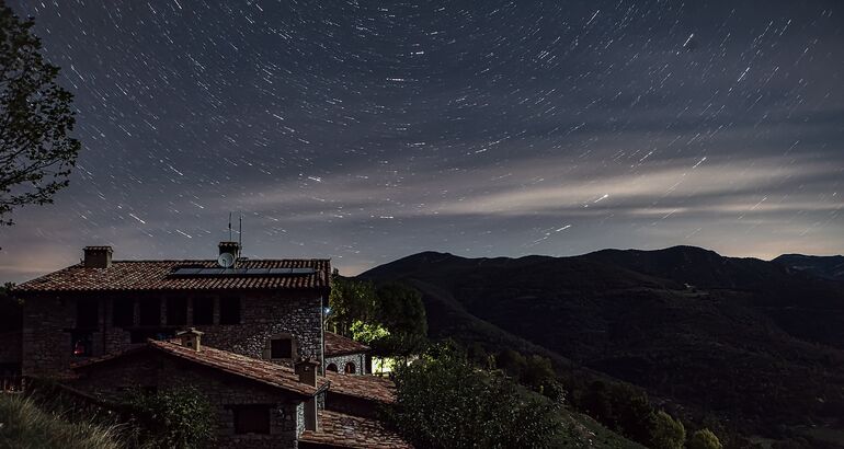 Antigedades estrellas y naturaleza la esencia de Mas Pineda 