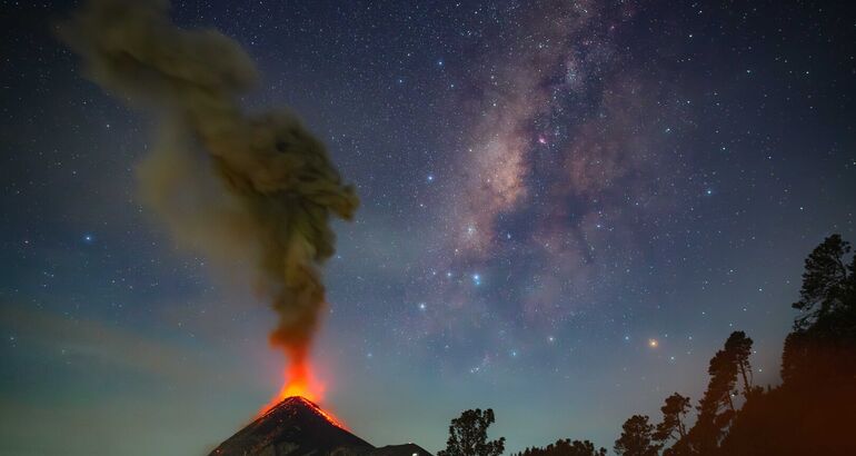 Los Mejores Fotgrafos de la Va Lctea de 2025 Imgenes que Deslumbran
