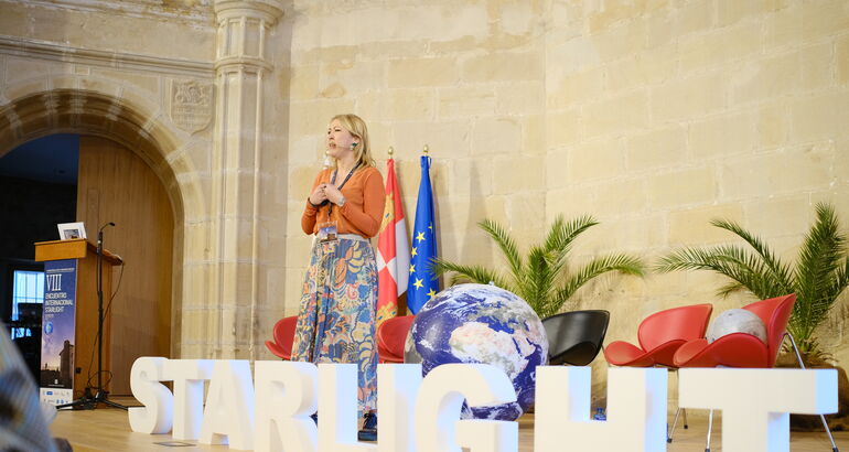 Cmo comunicar un eclipse la charla de Sara Rodrguez en el Encuentro Starlight 2025