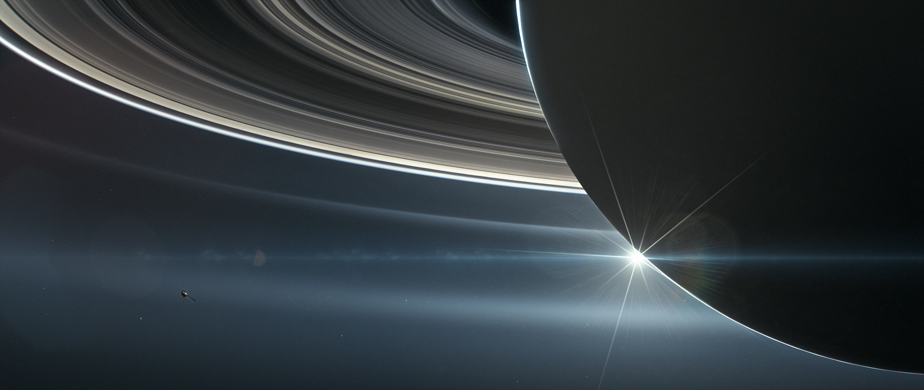 Anillos negros y dorados de Saturno captados por Cassini