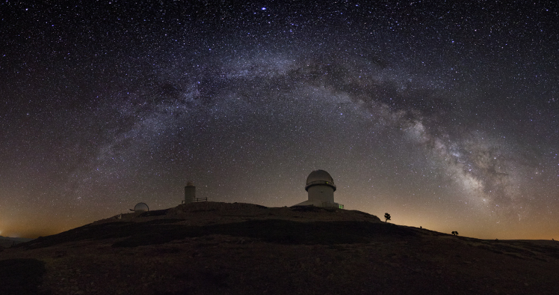 Observatorio Javalambre noche