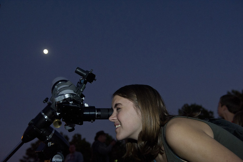 noche internacional de observar la luna