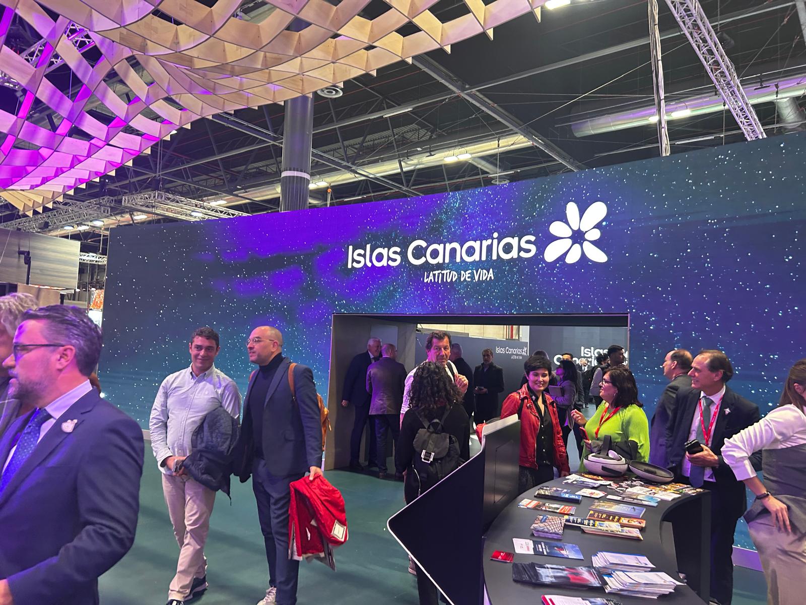 fitur 2025