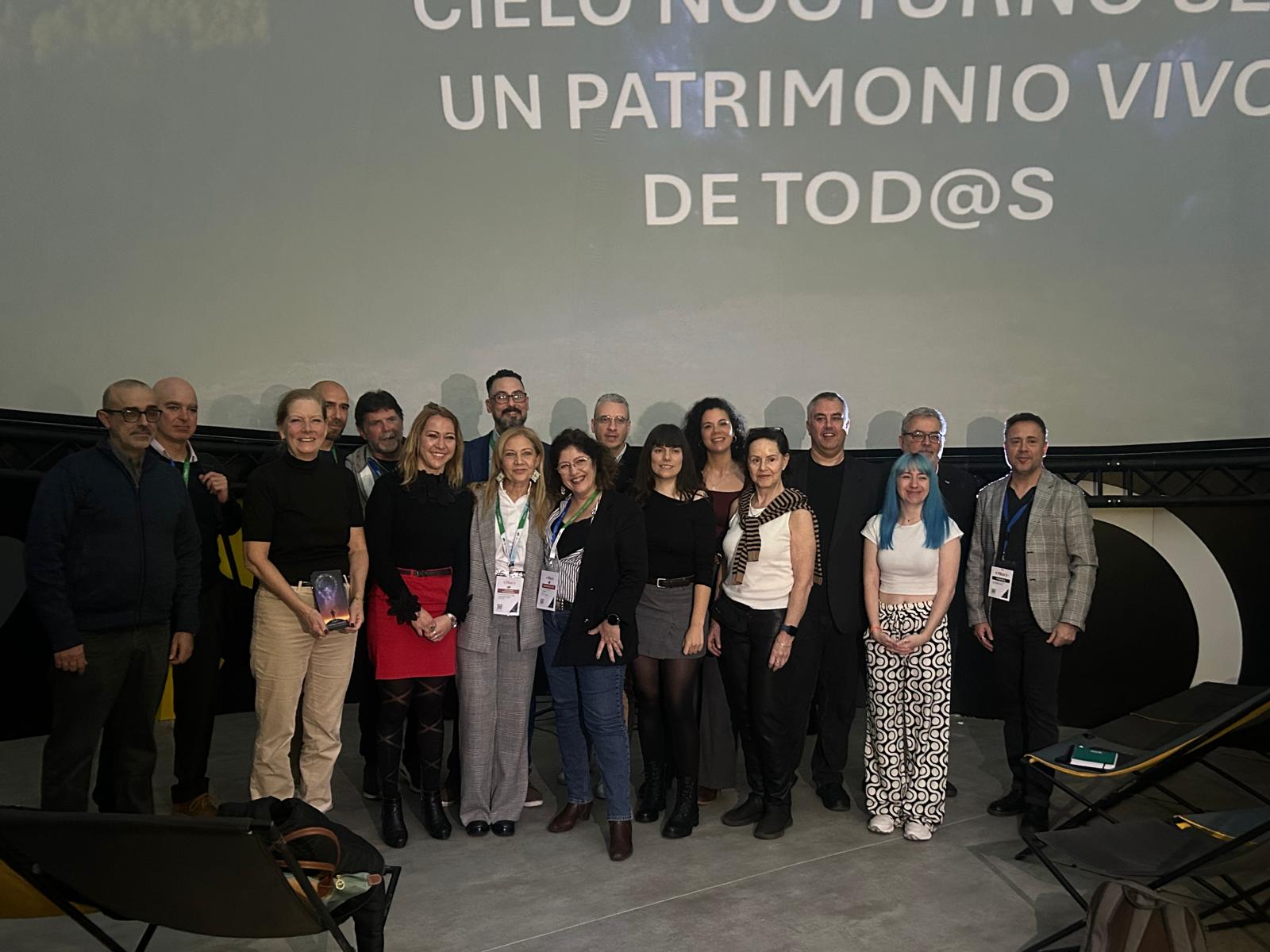 fitur 2025