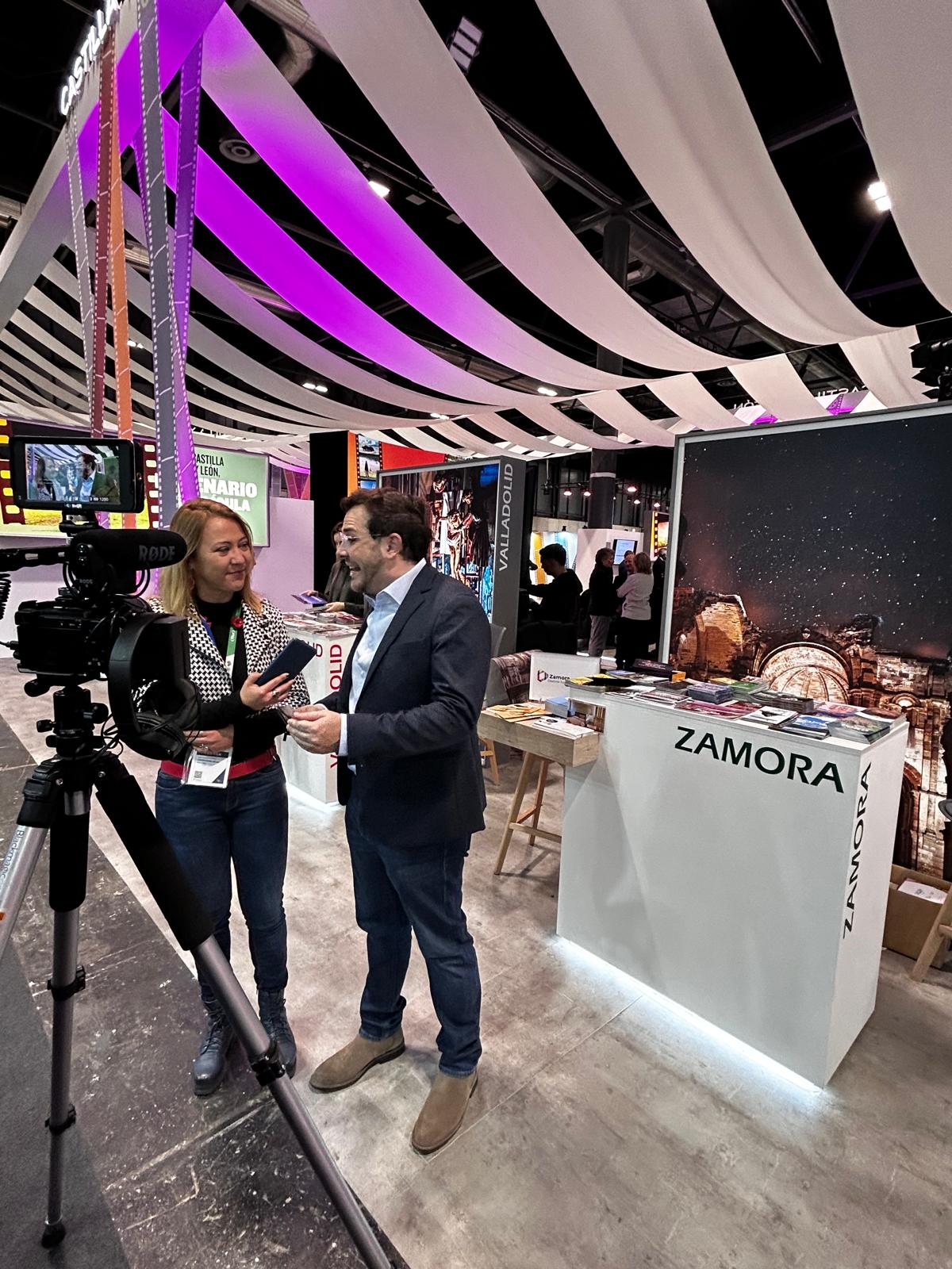 fitur 2025